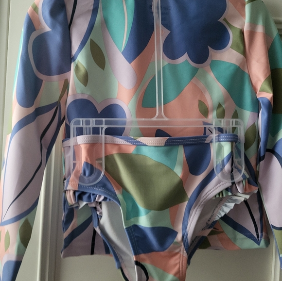 Toddler Swim suit and Hat 4T Last Set Left - Picture 7 of 8